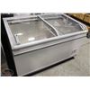 Image 3 : MEGA-TOP LARGE CAPACITY CHEST FREEZER W/ CURVED