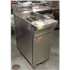 Image 1 : FRYMASTER DUAL-BASKET COMMERCIAL DEEPFRYER