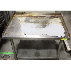 STAINLESS STEEL EQUIPMENT STAND W/ UNDERSHELF