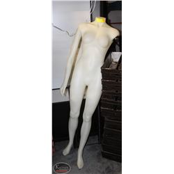 63" FEMALE MANNEQUIN