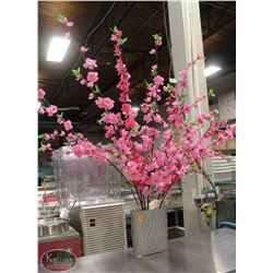 K22) BAILIFF SEIZURE: SILVER VASE W/ PINK SILK