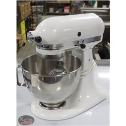 WHITE KITCHEN AID ULTRA POWER MIXER
