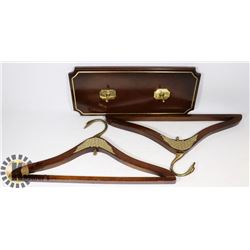 BOMBAY HANGING WOODEN