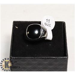 BLACK AND SILVER MENS RING SIZE 11