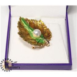 AUTUMN THEMED LEAF BROOCH WITH FAUX PEARL