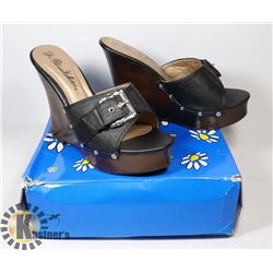 BLACK CLOG PUMPS, SIZE - 6.5