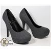 Image 1 : GREY STILETTOS , SIZE 9