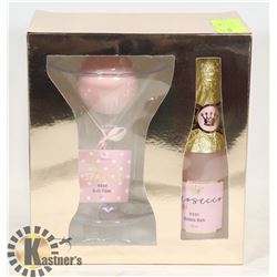 NEW ROSE BATH FIZZER AND BUBBLE BATH GIFT SET