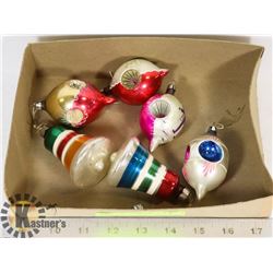 6 CHRISTMAS ORNAMENTS
