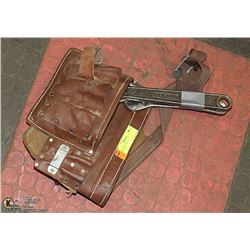 WRENCHES + POUCH