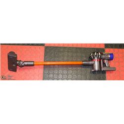 KIDS WORKING DYSON VACUUM WITH BATTERY