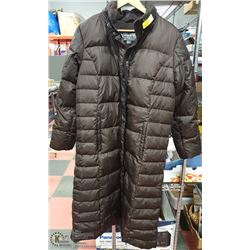 WOMENS EDDIE BAUER LONG  JACKET SZ XL