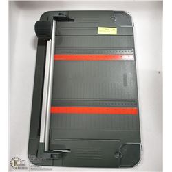 PAPER CUTTER, 13 X 20