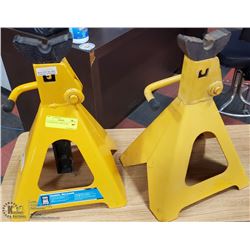 2 POWER FIST 6 TON JACKS