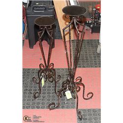 2 BLACK METAL CANDLE HOLDER 24 X 30