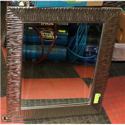 SHOW HOME MIRROR. 25 X 21