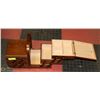 Image 1 : VINTAGE 6 DRAWER ACCORDION STYLE SEWING BOX