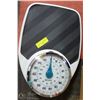 Image 1 : LARGE BATHROOM SCALE-TAYLOR PROFESSIONAL