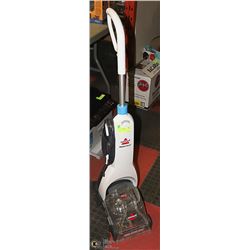 BISSEL CARPET CLEANER