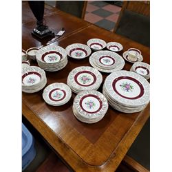 60 PC DELUXE CHARMIAN 24K GOLD CHINA SET