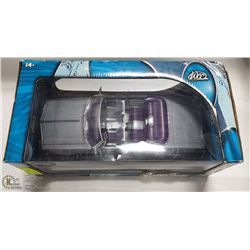 1:18 DIE CAST CHEVY IMPALA HOT WHEELS WEST COAST