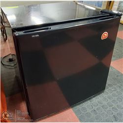 IGLOO MINI FRIDGE