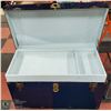 Image 1 : BLUE TRUNK, 36 X 20 X 21