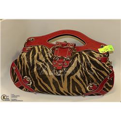 AUTHENTIC GUESS RED & PATTERNED