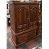 Image 1 : WOOD ARMOIRE DRESSER 41 X 62 X 19