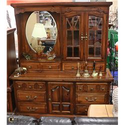 WOOD DRESSER & MIRROR 66 X 19 X 76