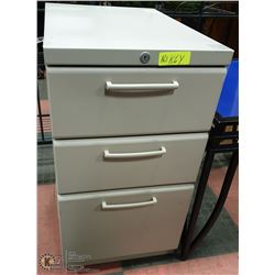 3 DRAWER FILING CABINET, NO KEYS, 15 X 22 X 27