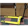 Image 1 : PALLET JACK 5,500 LBS. - YELLOW
