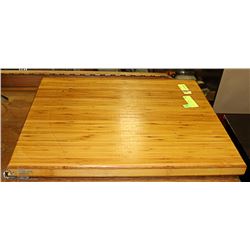 BAMBOO CUTTING BOARD, 21 X 17