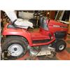 Image 3 : HONDA 4518 HYDROSTATIC LAWN TRACTOR C/W 46" DECK