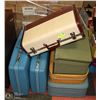 Image 1 : 6 VINTAGE SUITCASES