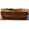Image 1 : 9 DRAWER DRESSER, 76 X 30 X 18