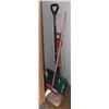 Image 1 : 3 SHOVELS  +BROOM BUNDLE