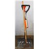 Image 1 : GROUP BUNDLE SHOVEL,ICE CHIPPER AND SNOWBRUSH