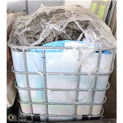 TOTE OF POOLS AND FLOATS