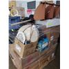 Image 2 : PALLET OF ASSORTED ESTATE ITEMS