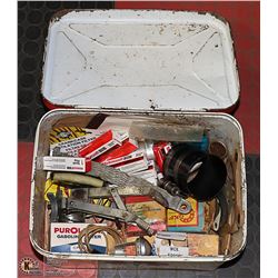 VINTAGE TIN BREAD BOX WITH HINGED LID