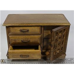 JEWELRY BOX