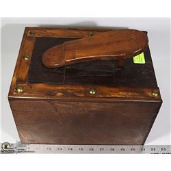 PROFESSIONAL WOOD SHOE SHINERS