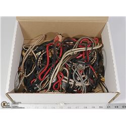 BOX OF ESTATE LARIETTES