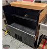 Image 2 : 4' FEDERAL GRAB & GO REACH-IN DISPLAY COOLER