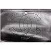 Image 6 : Chanel Black Patent Leather Reissue Jumbo Flap