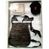 Image 8 : 1996  Gilbert Leonard (Robert De Niro) chest protector, baseball cap certificate