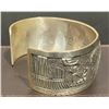 Image 4 : Storyteller Bracelet by Navajo Artist Elaine Becenti
