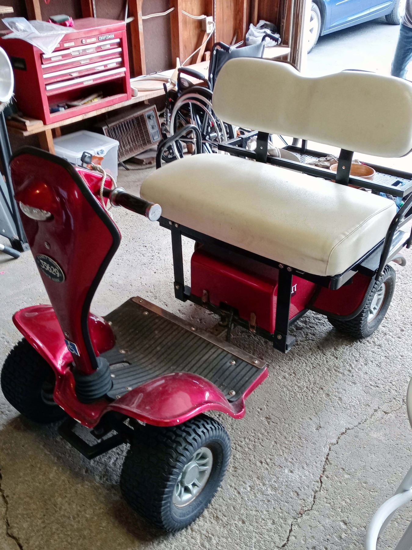 CRICKET ESV MINI GOLF CART