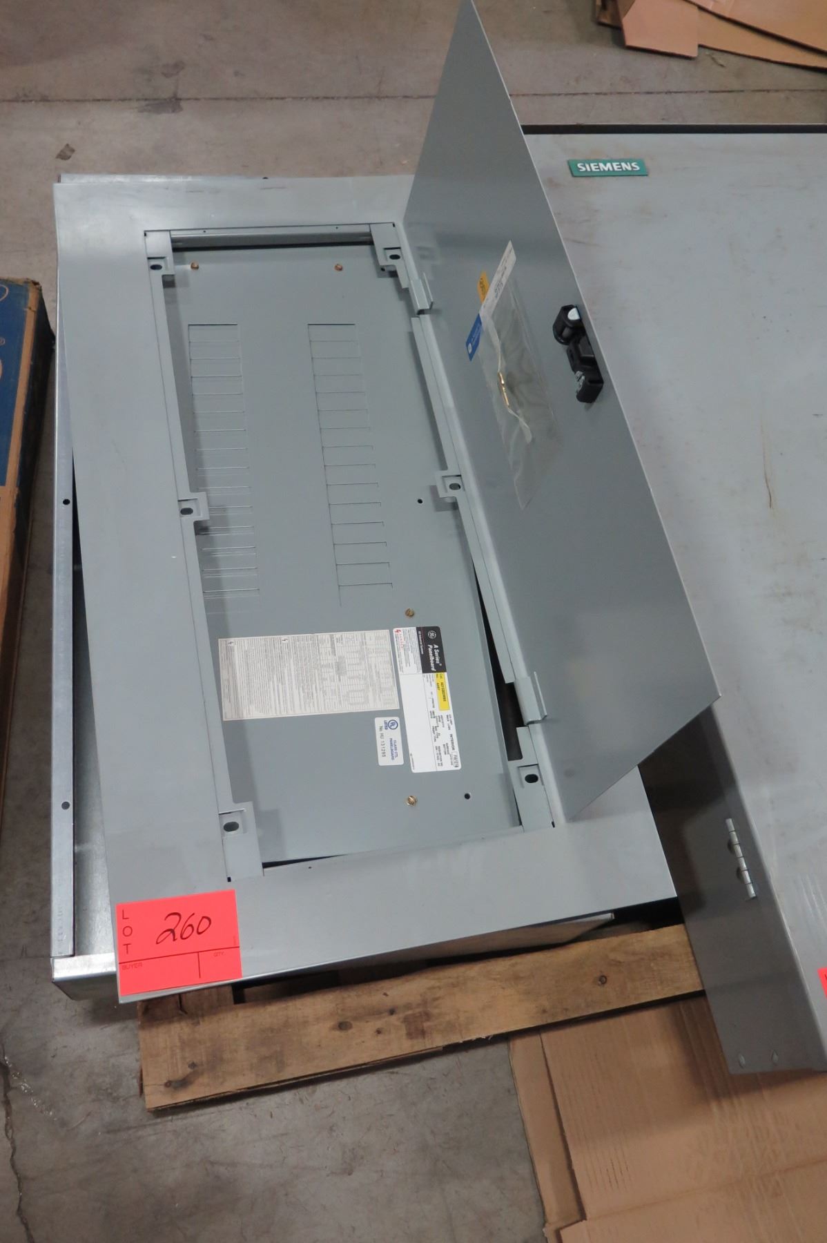 GE ASeries Panelboard, Cat. AEF3302MBX